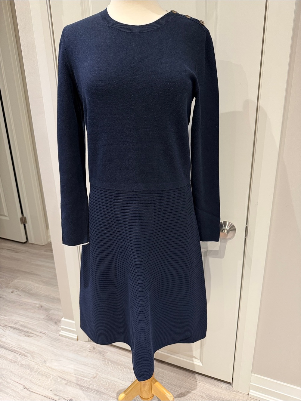 Banana Republic Navy Long-Sleeve Midi Dress size L
